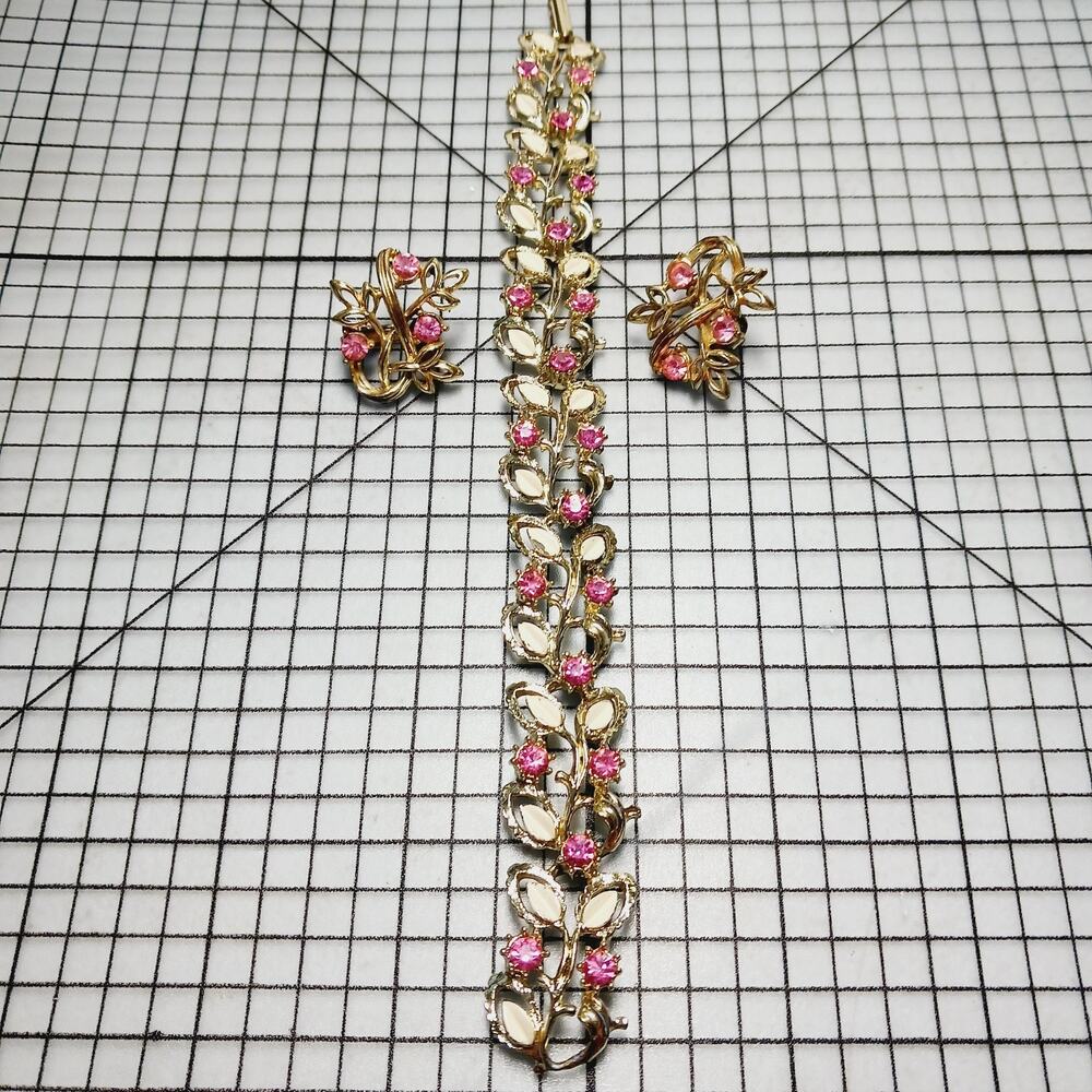 Bracelet & Earrings Demi Parure Set VTG Coro Pink Rhinestones Thermoset Floral